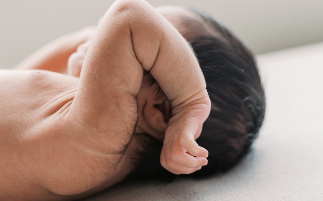 How to prepare your home for a newborn photography session (Without stressing about it)