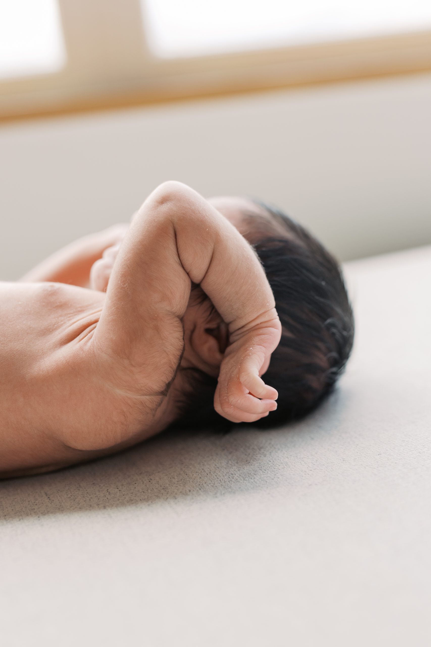 How to prepare your home for a newborn photography session (Without stressing about it)